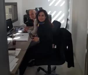 English-Persian-Farsi-Simultaneous-Conference-Interpreter