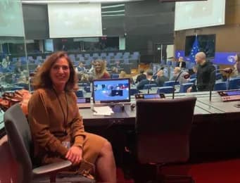 English-Farsi-Conference-Interpreter-in-London